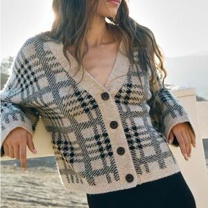 Six/Fifty women’s black & beige plaid Cardigan sweater